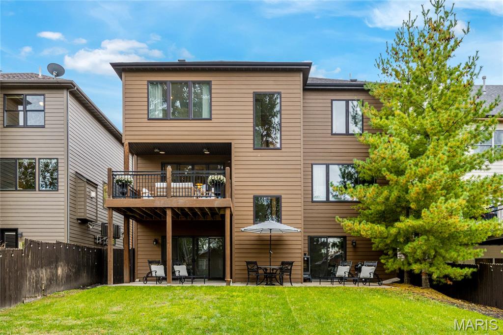 7233 Forsyth Boulevard