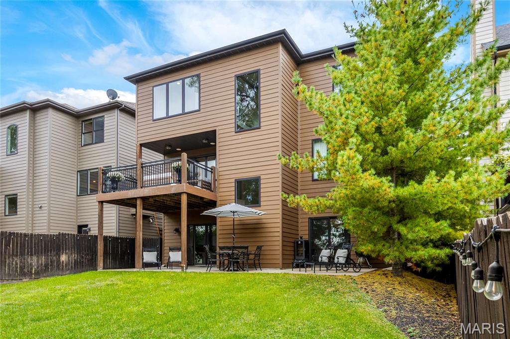 7233 Forsyth Boulevard