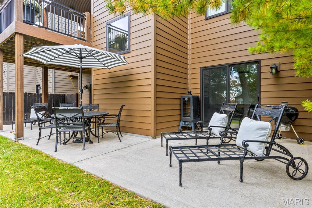 7233 Forsyth Boulevard