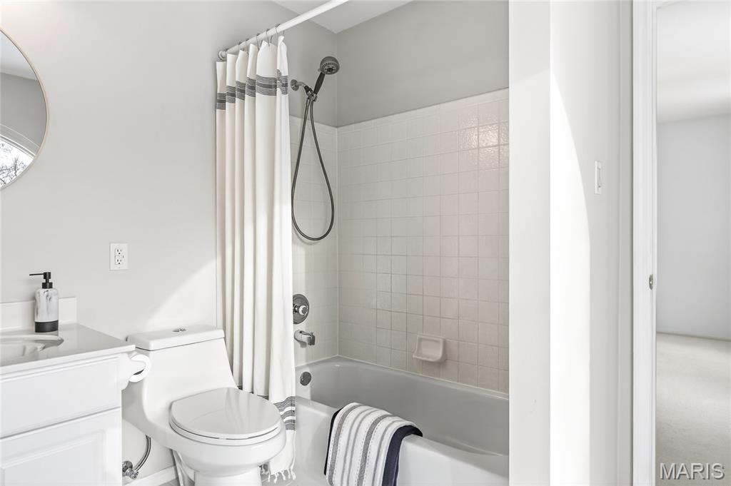 1302 Wellington View Place