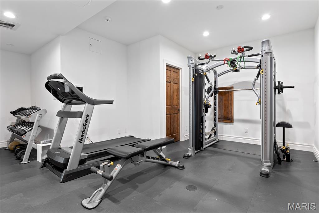 24 Williamsburg Estates Drive