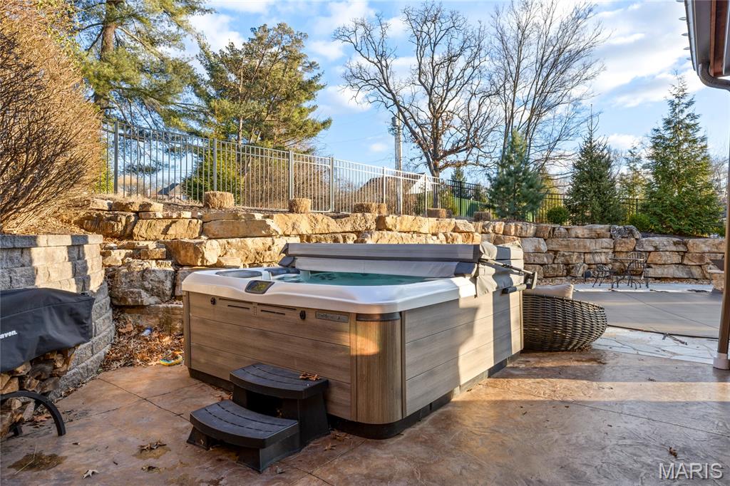 24 Williamsburg Estates Drive