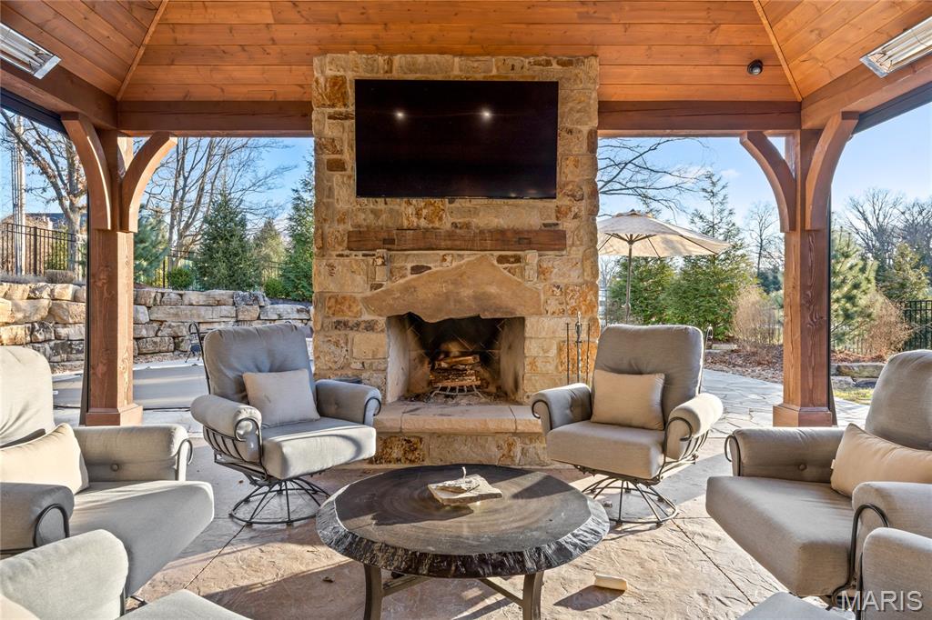 24 Williamsburg Estates Drive