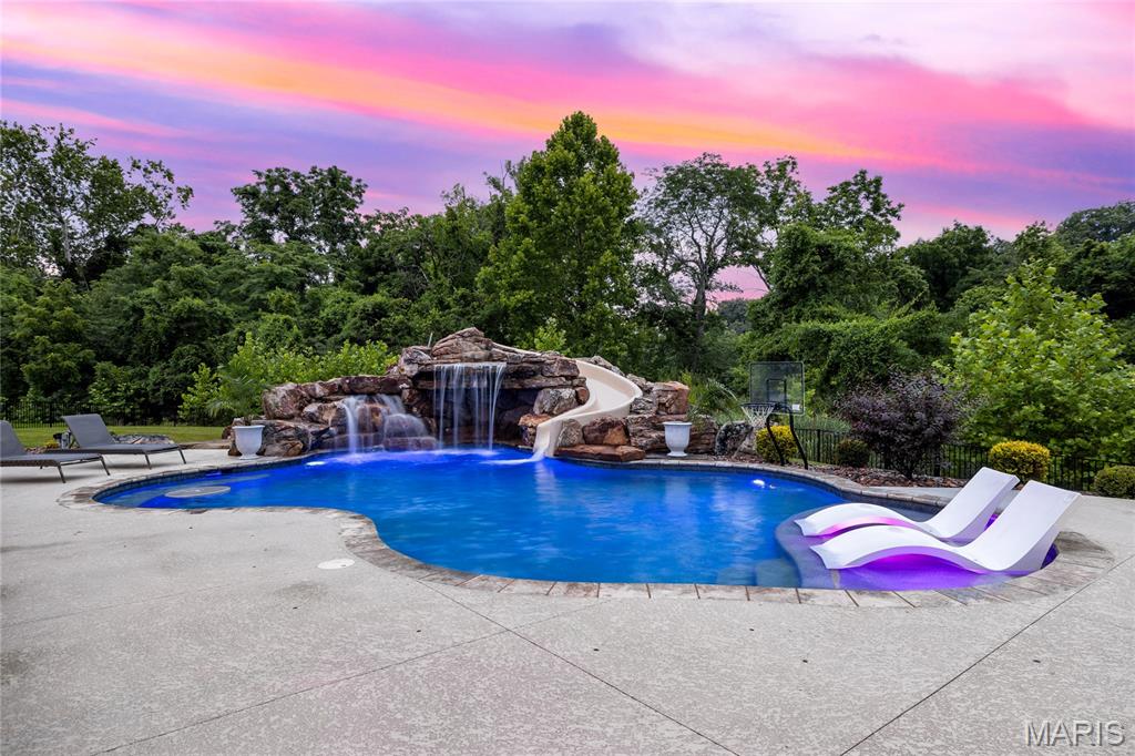 216 Westleigh Court
