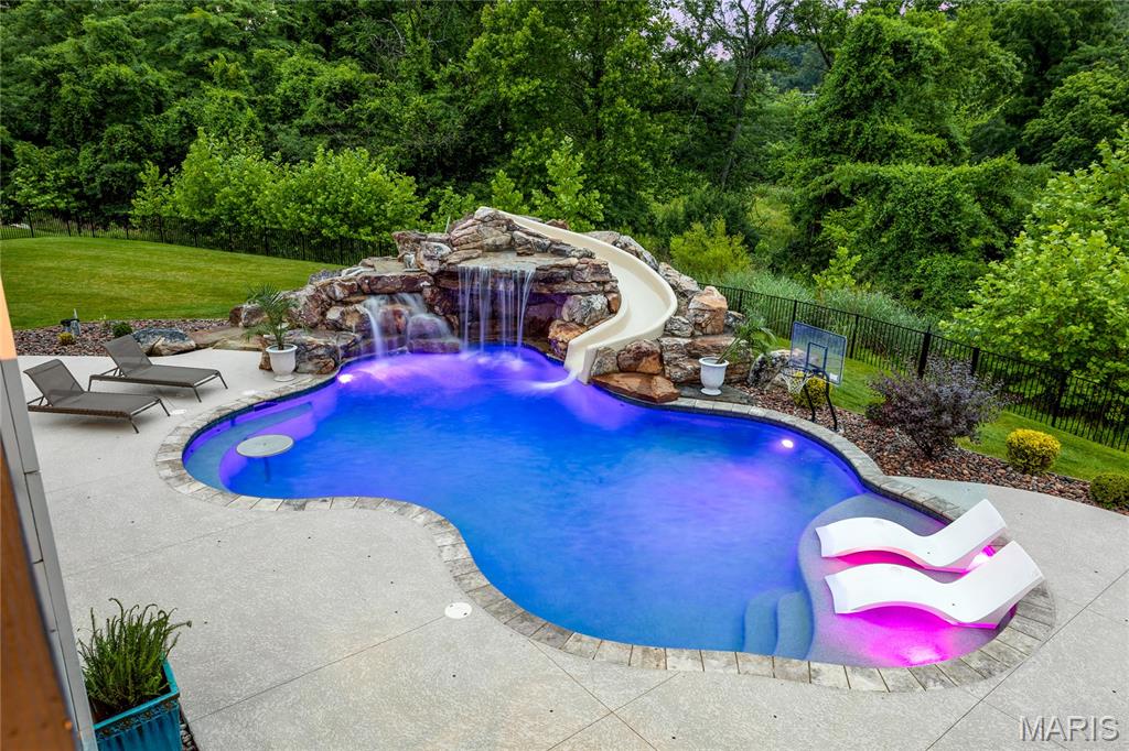 216 Westleigh Court