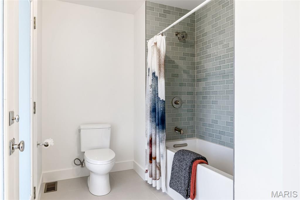 822 Town And Country Estates Drive