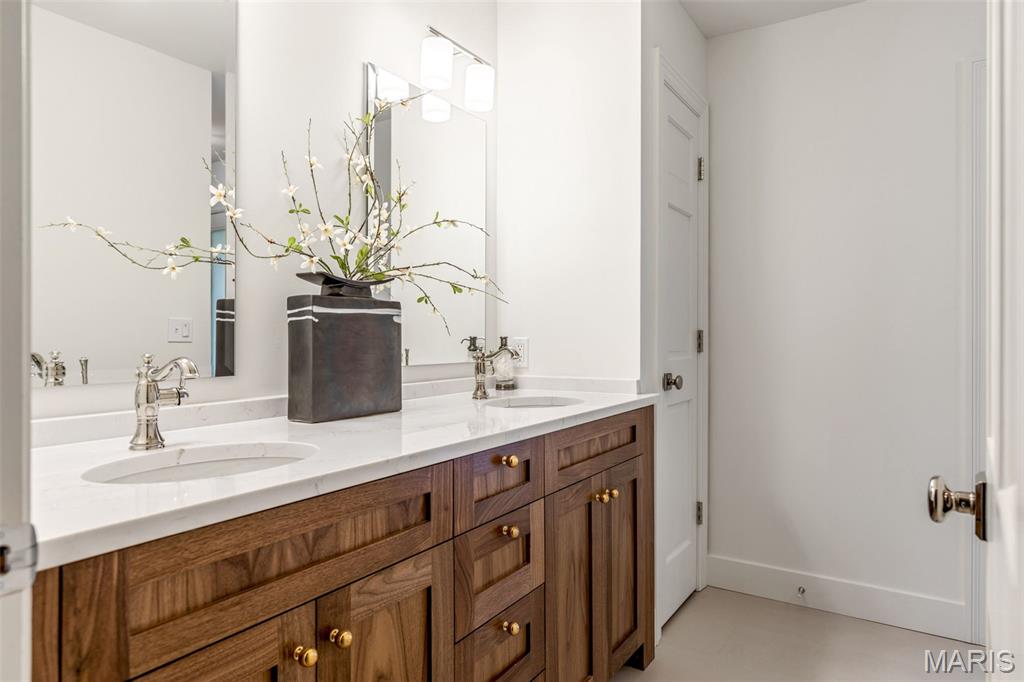 822 Town And Country Estates Drive