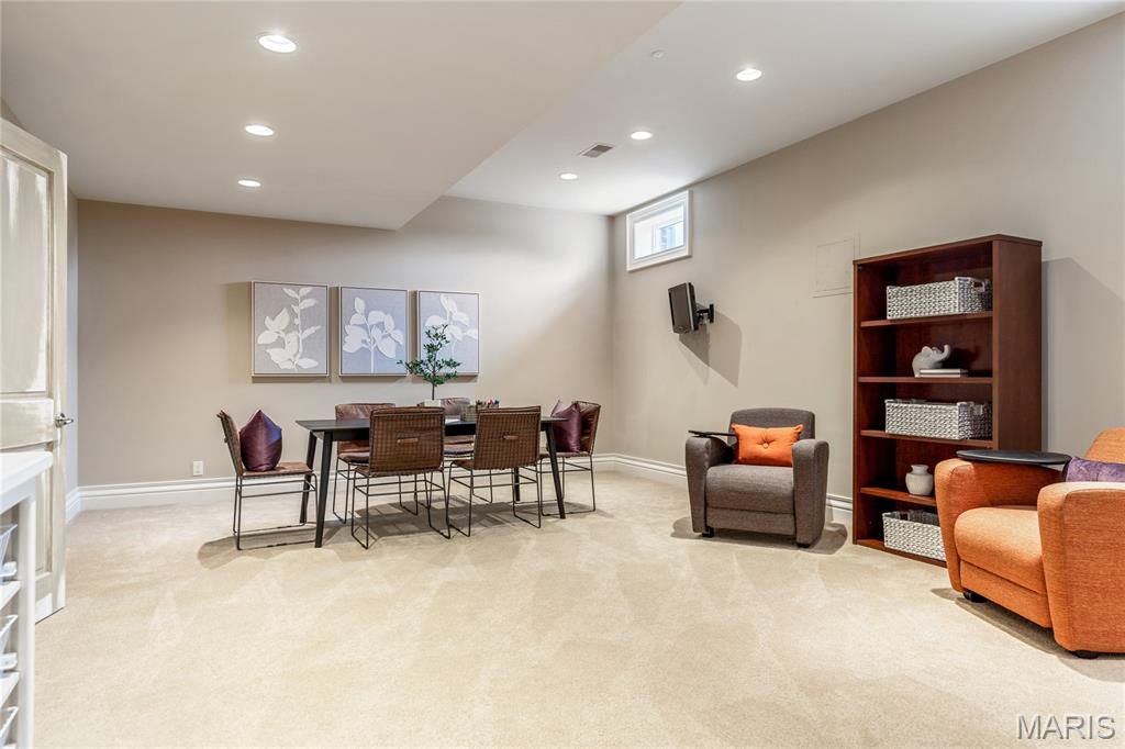 345 Coach Road
