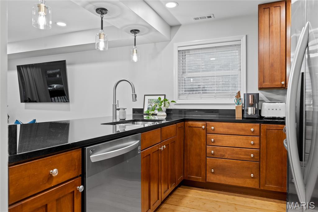 610 Forest Court Unit: 1