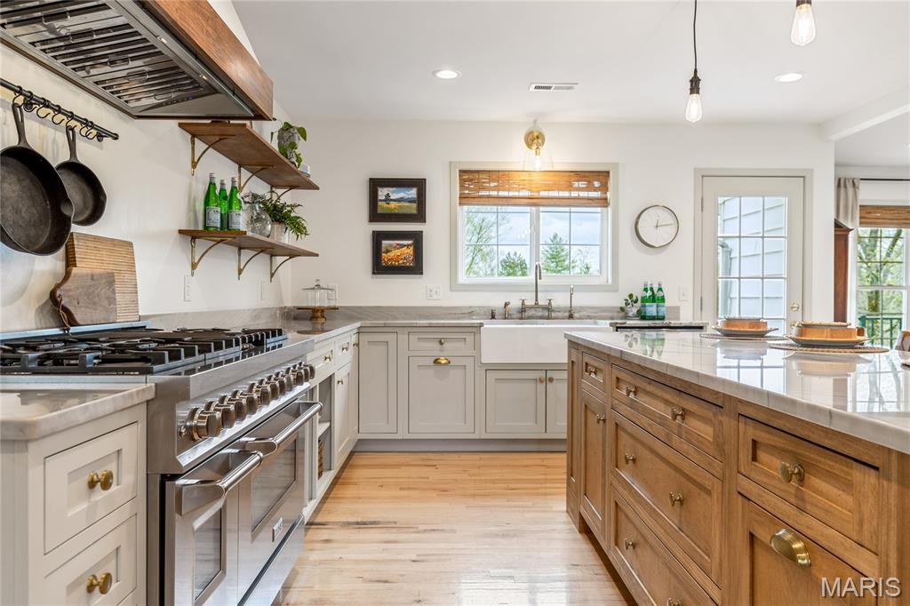 32 Weldon Spring Heights Drive