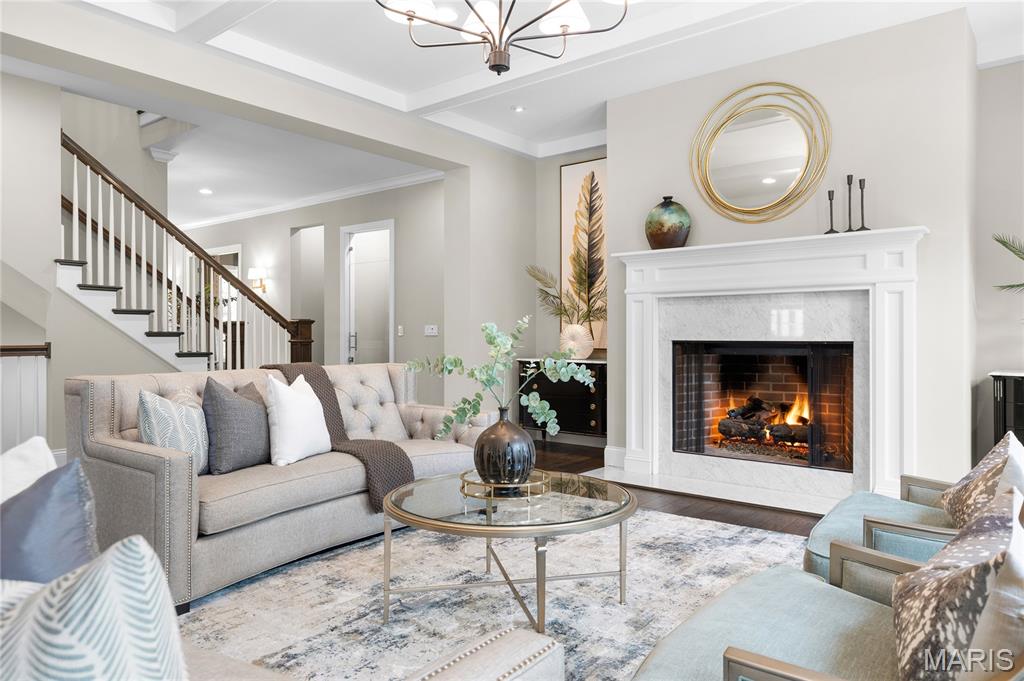 4 Colonial Hills Drive