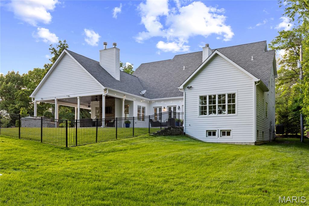 4 Colonial Hills Drive