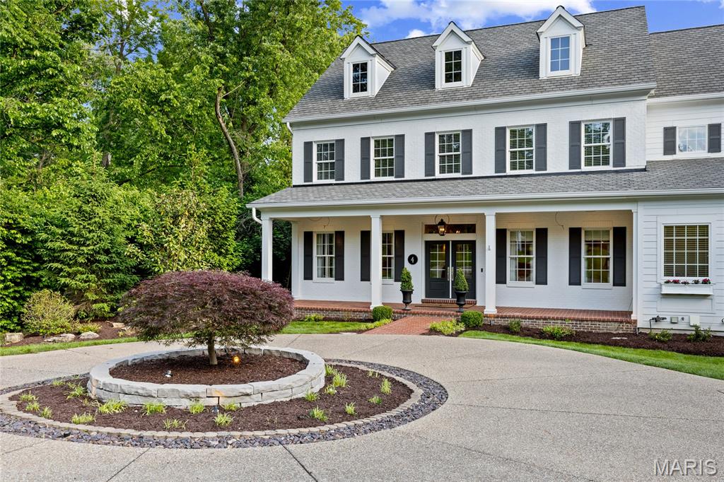 4 Colonial Hills Drive