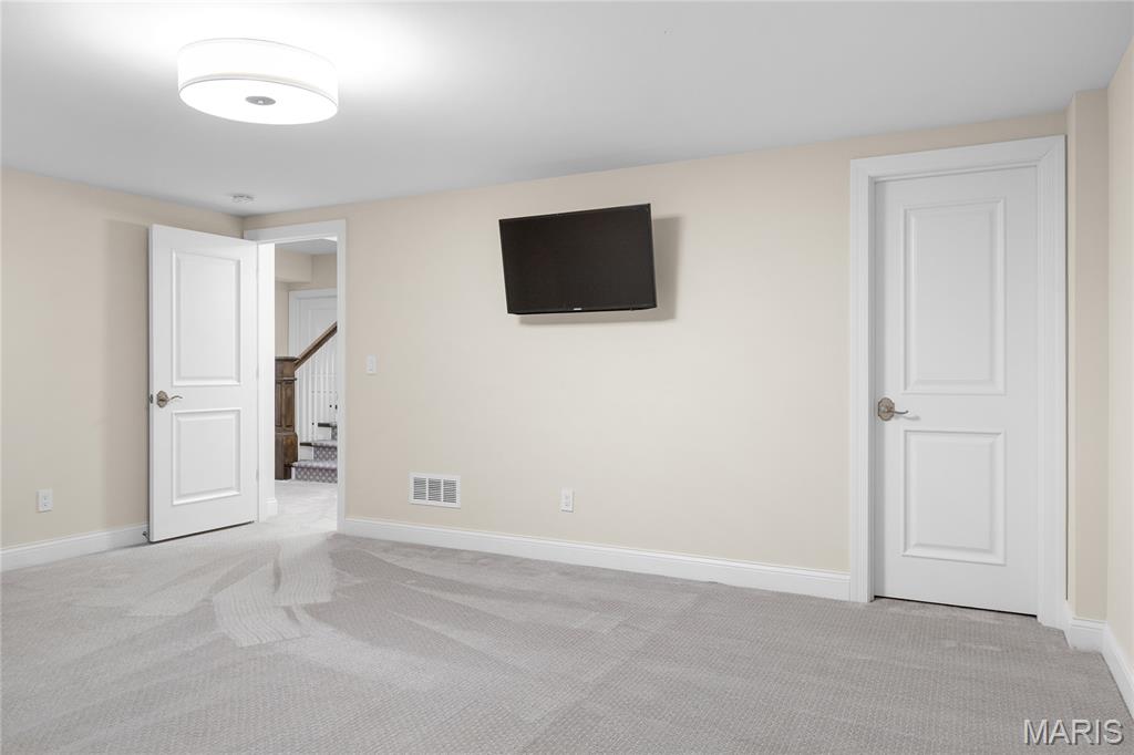 4 Colonial Hills Drive