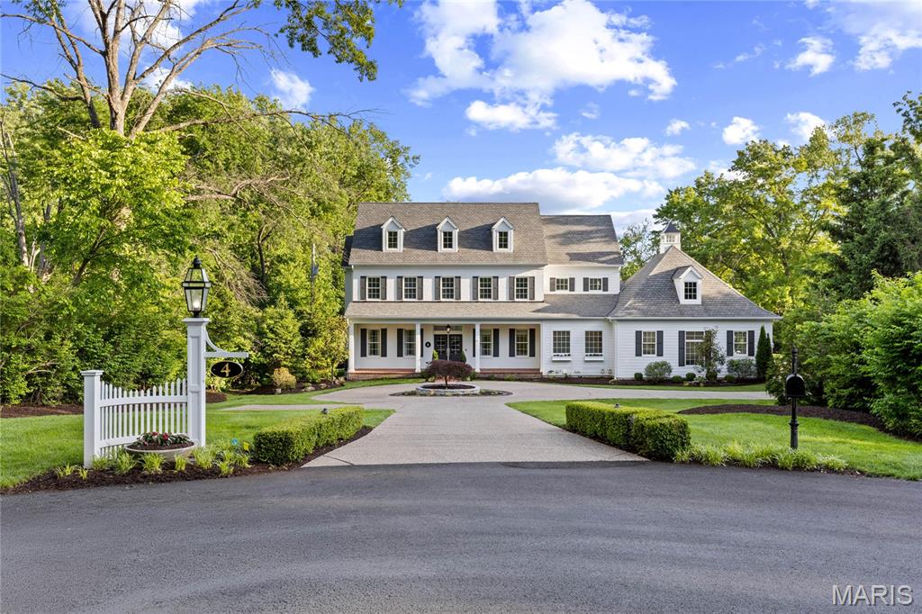 4 Colonial Hills Drive