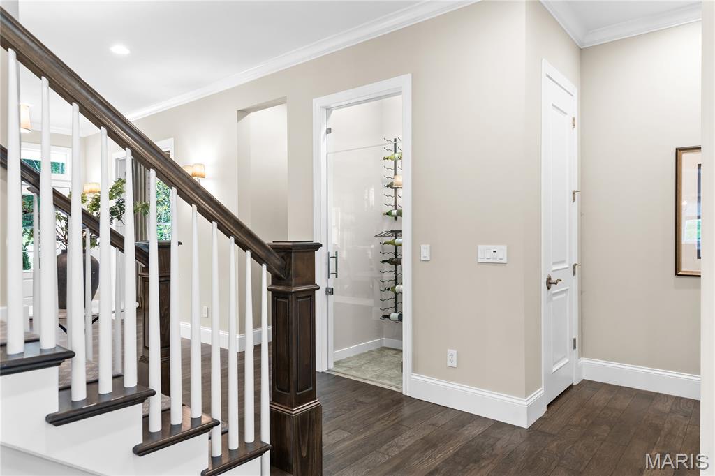 4 Colonial Hills Drive