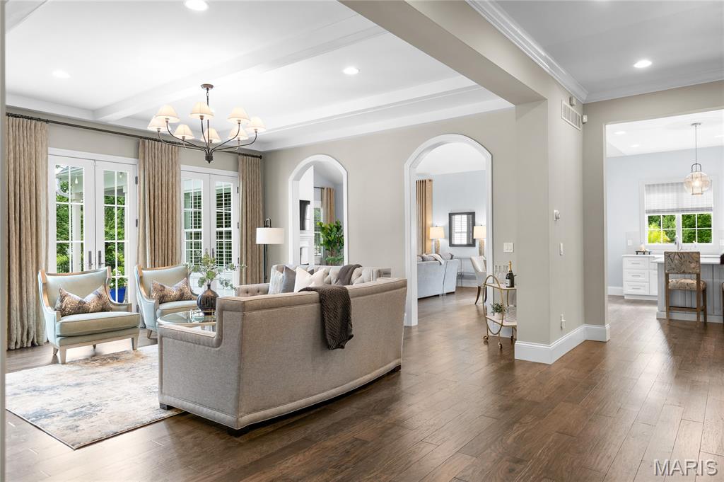 4 Colonial Hills Drive