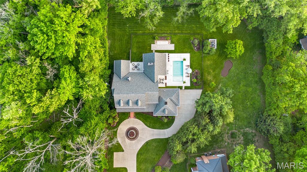 4 Colonial Hills Drive