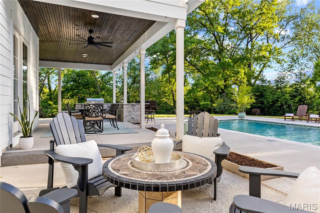 4 Colonial Hills Drive