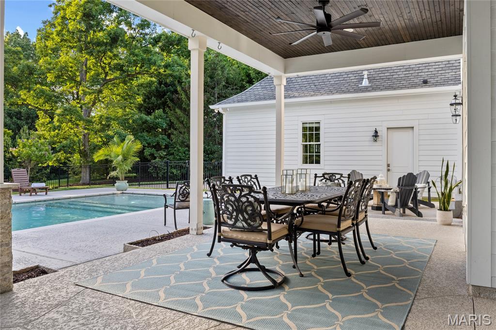 4 Colonial Hills Drive