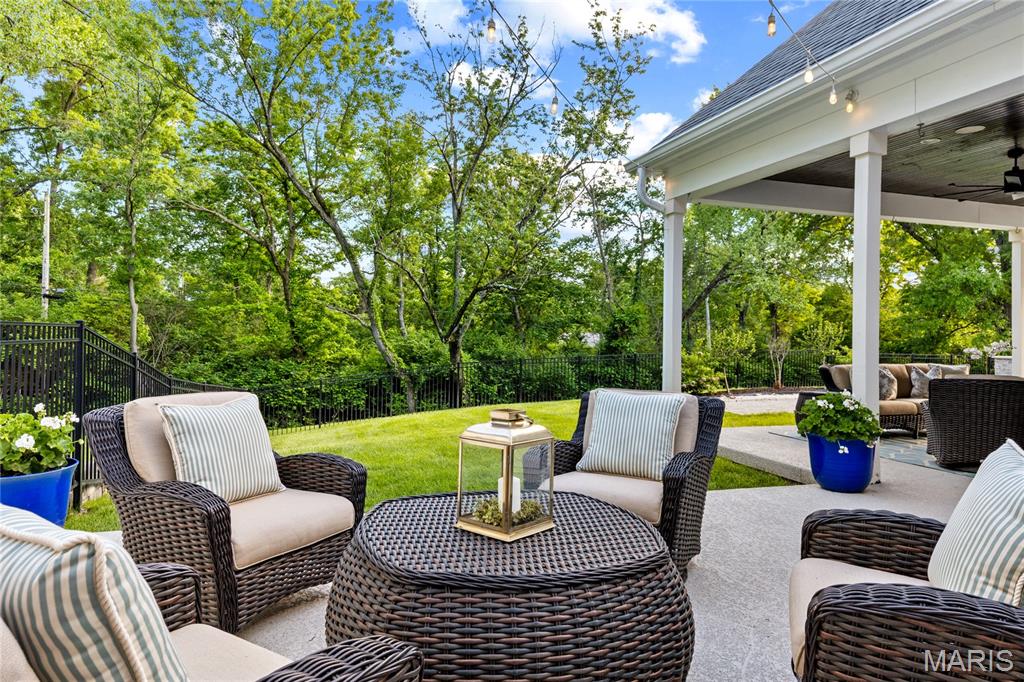 4 Colonial Hills Drive