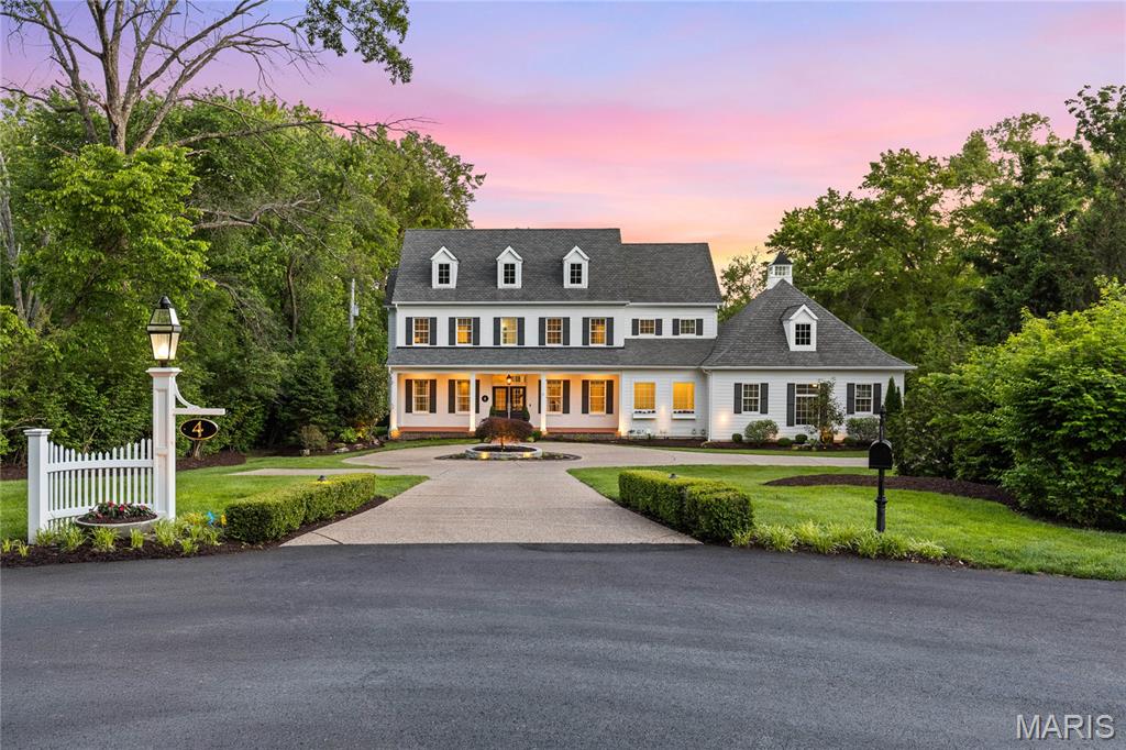 4 Colonial Hills Drive