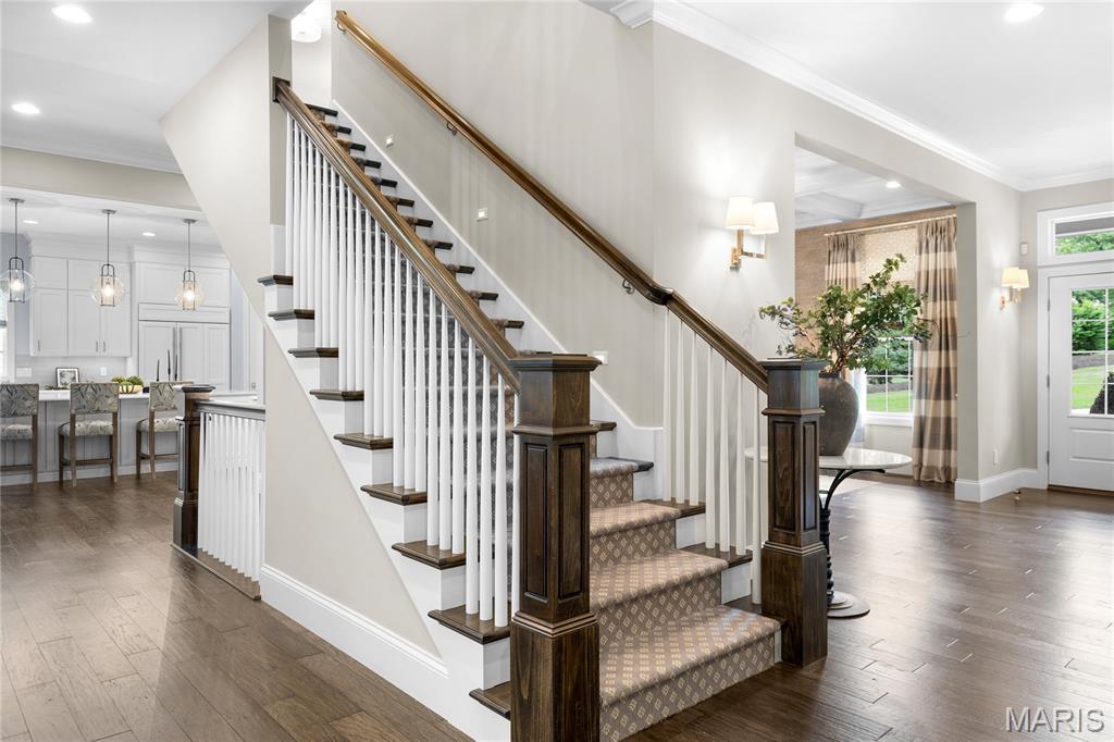 4 Colonial Hills Drive