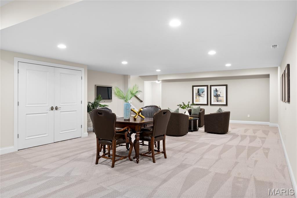 4 Colonial Hills Drive