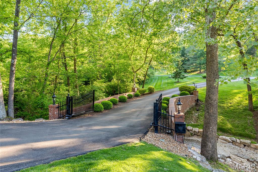 1105 Shepard Oaks Drive