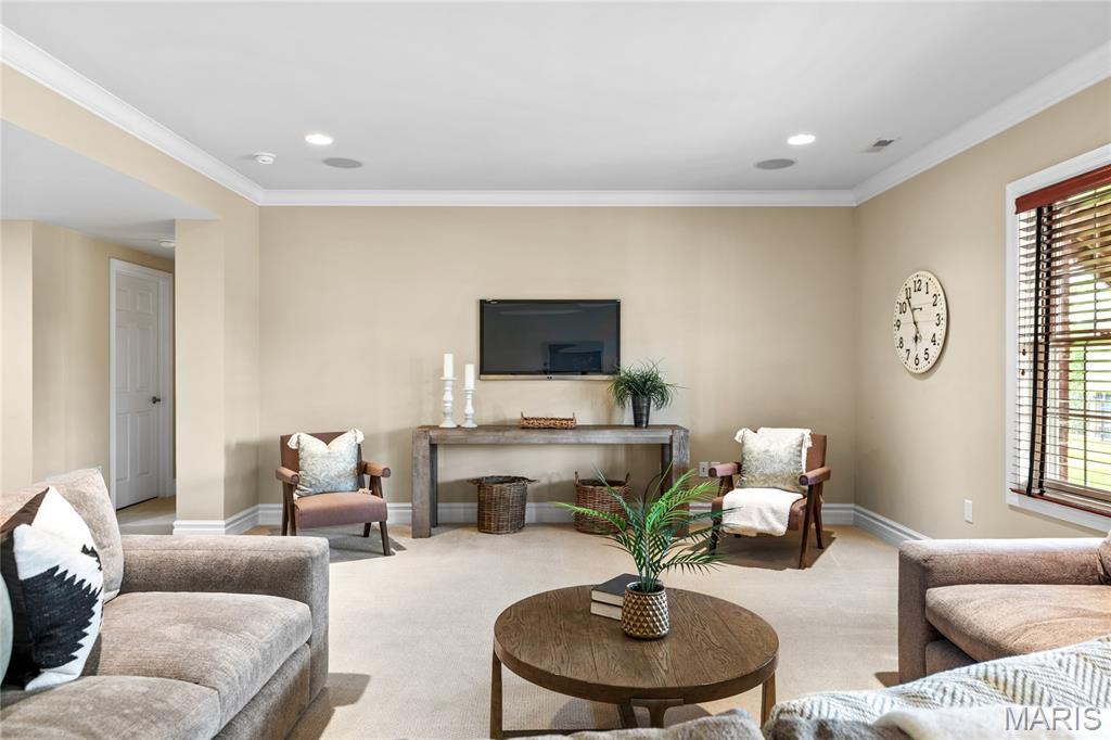 259 Meadowbrook Country Club Estate