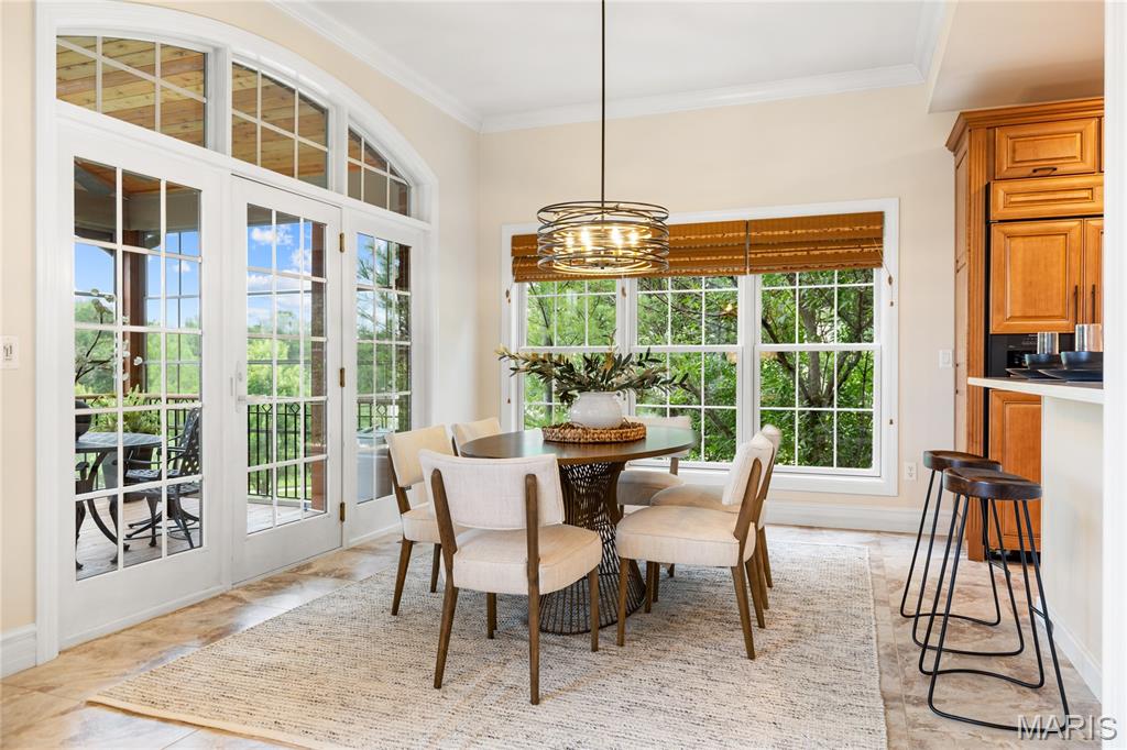 259 Meadowbrook Country Club Estate
