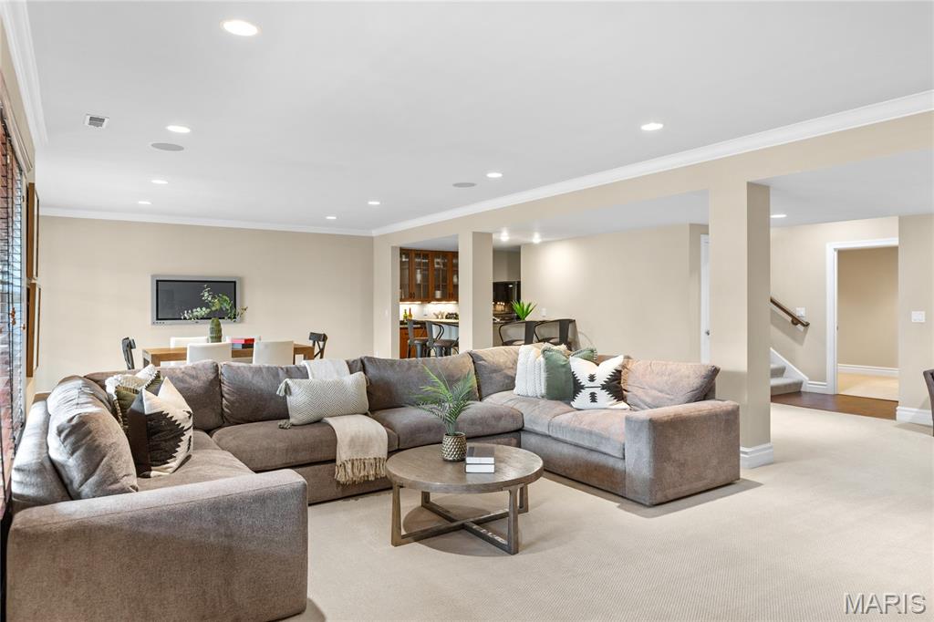259 Meadowbrook Country Club Estate