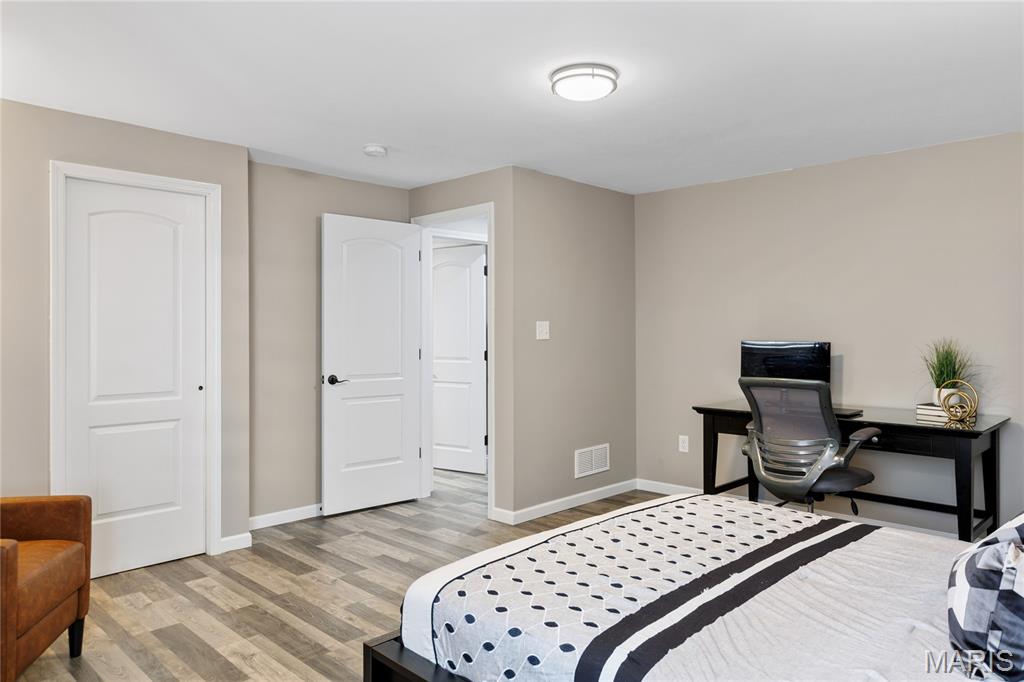 6107 Knights Table Court