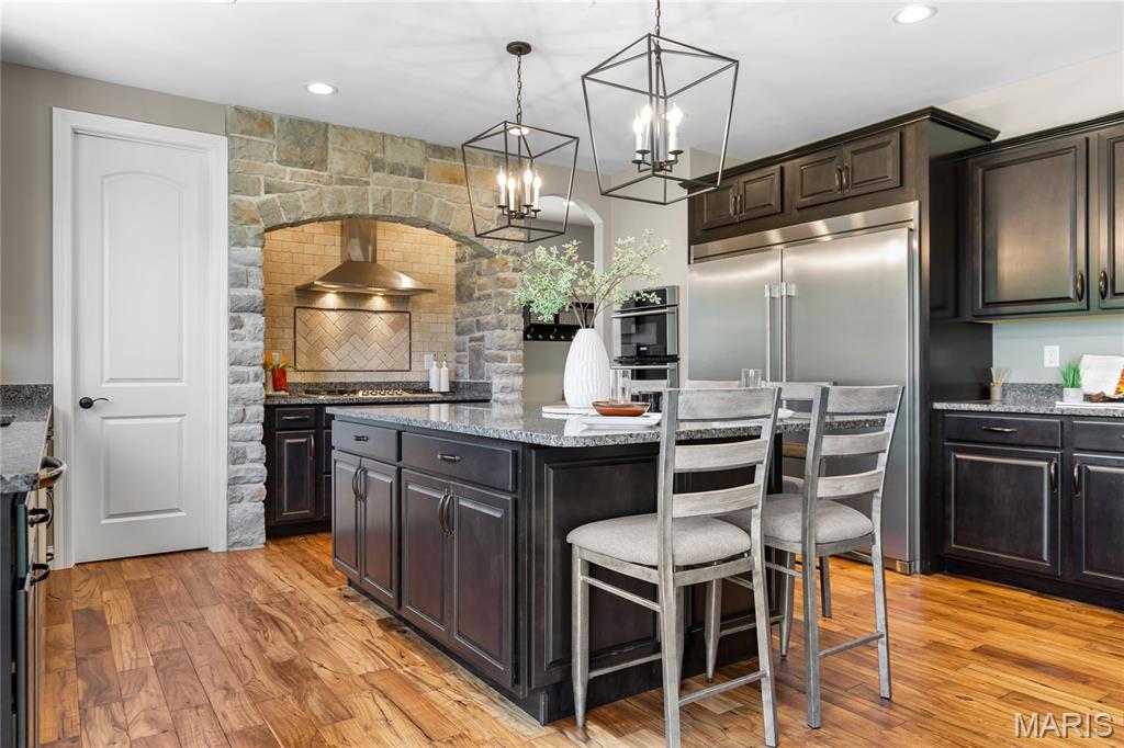 6107 Knights Table Court