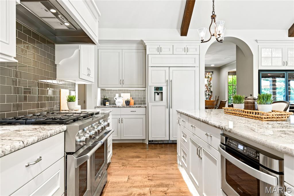 50 Meadowbrook Country Club Estate