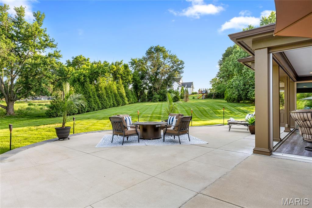 50 Meadowbrook Country Club Estate