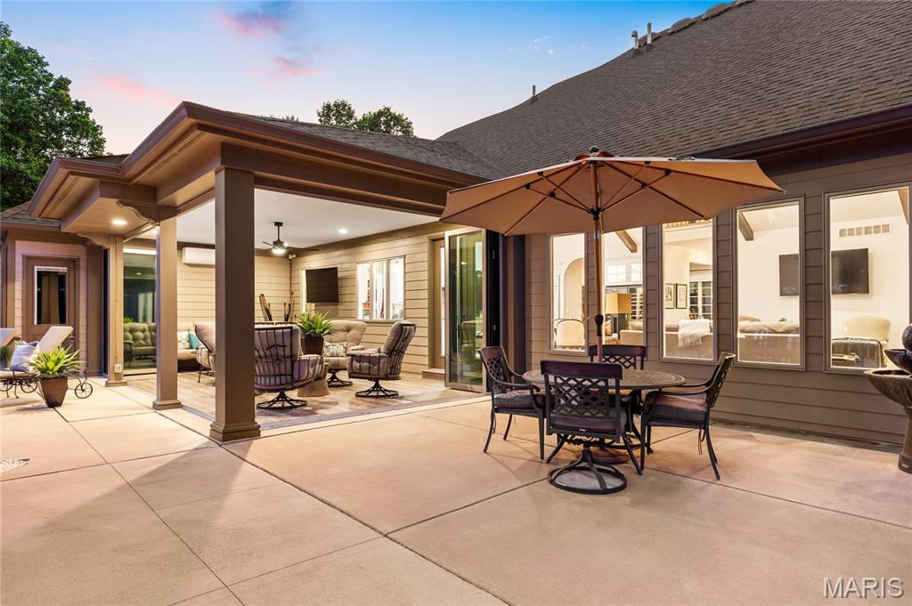 50 Meadowbrook Country Club Estate