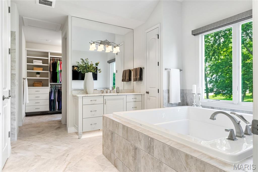 50 Meadowbrook Country Club Estate