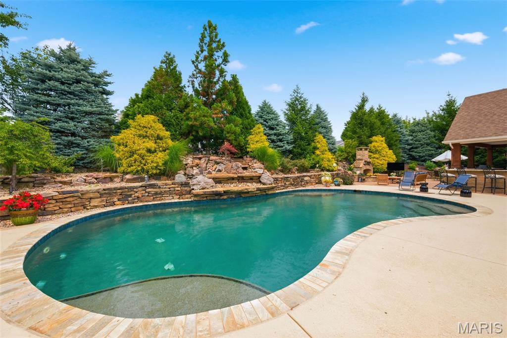 1880 Spring Mill Creek Unit: CONTRACT HAS A KICK OUT