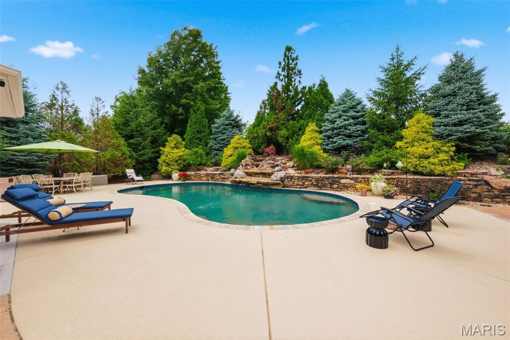 1880 Spring Mill Creek Unit: CONTRACT HAS A KICK OUT