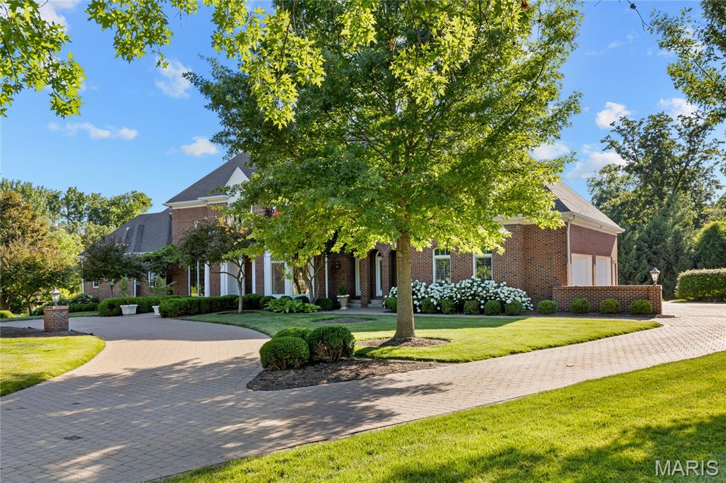 41 Manderleigh Estate