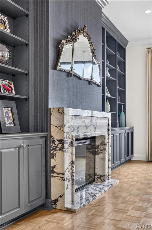 816 S Hanley Road Unit: 15B
