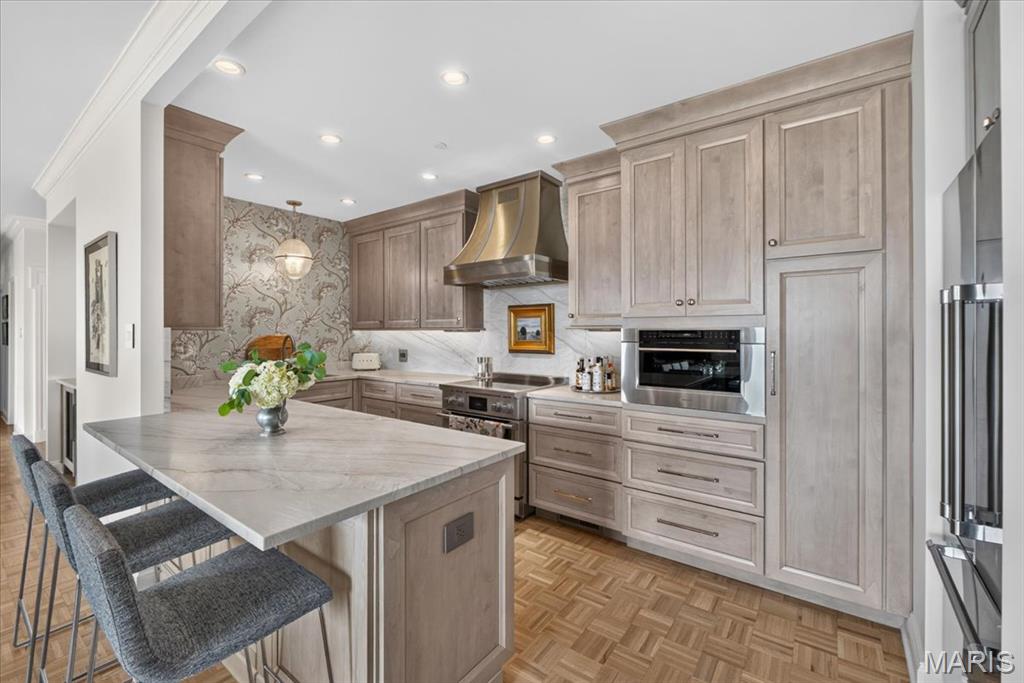 816 S Hanley Road Unit: 15B