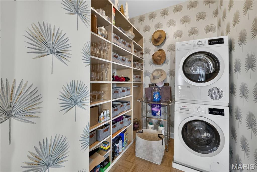 816 S Hanley Road Unit: 15B