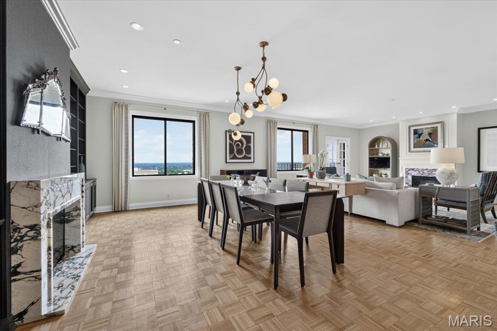 816 S Hanley Road Unit: 15B