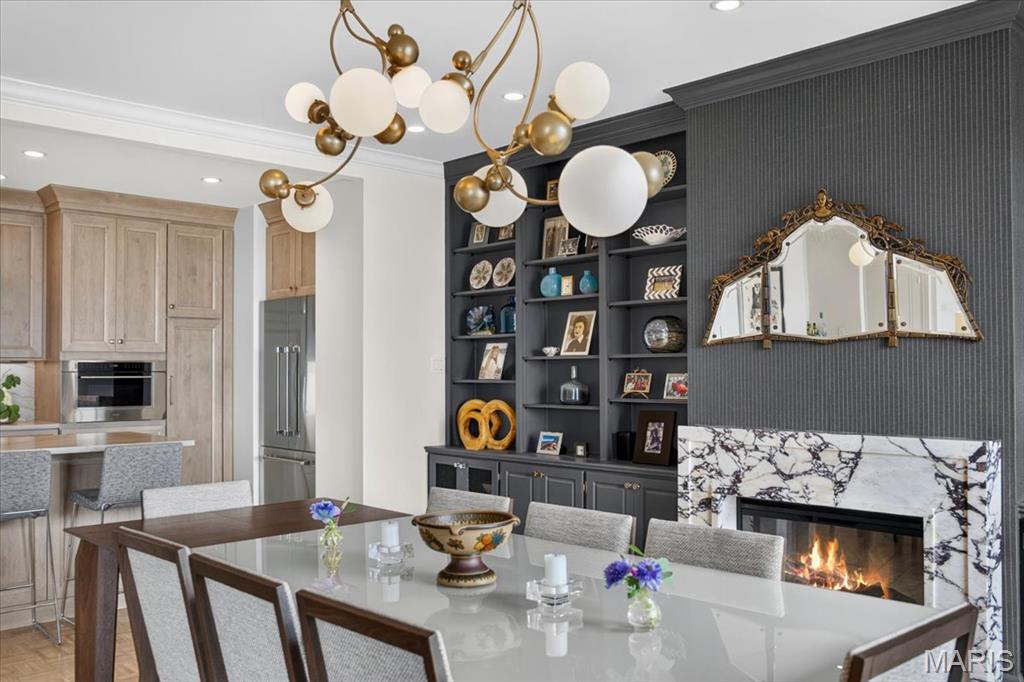 816 S Hanley Road Unit: 15B