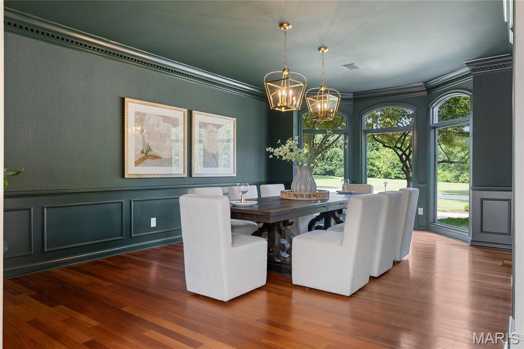 41 Manderleigh Estate