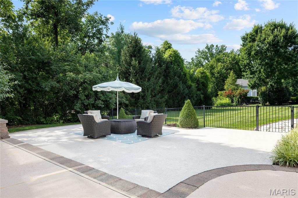 41 Manderleigh Estate