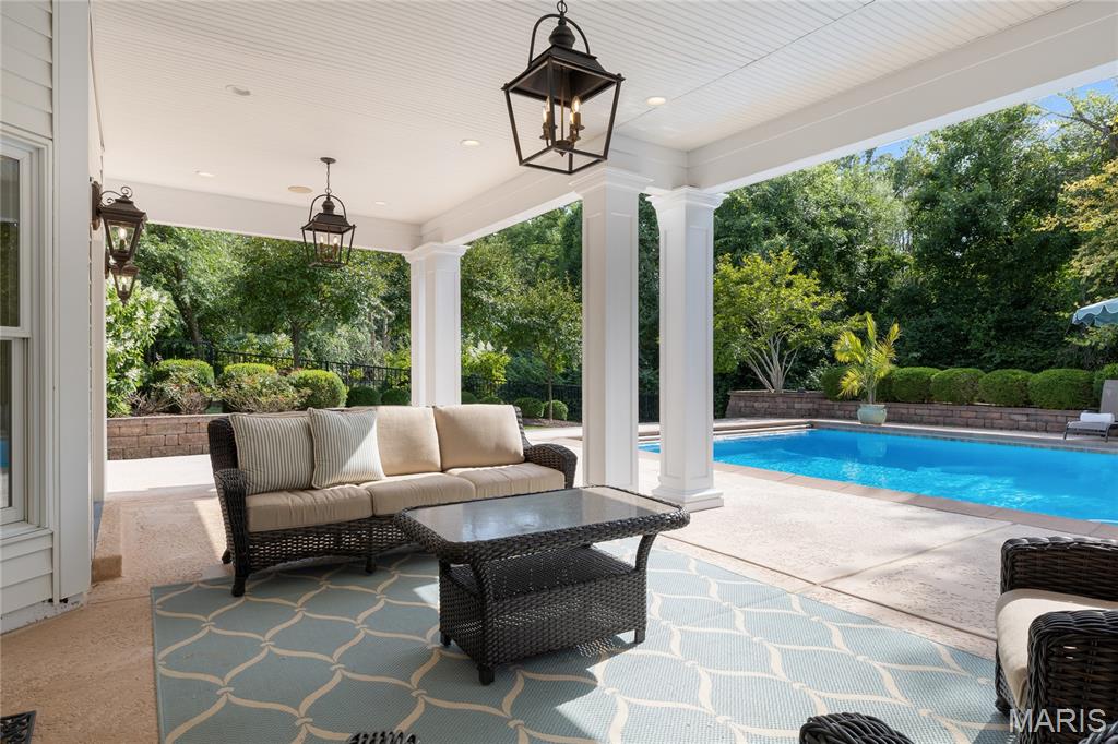 41 Manderleigh Estate