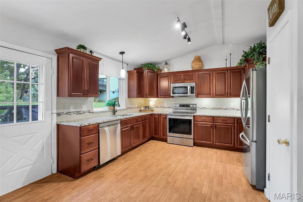 104 Cedar Crest Court